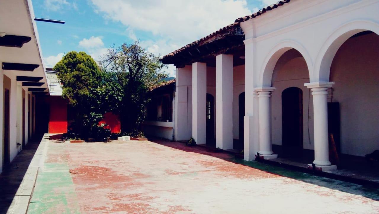 Fandango Pansiyon San Cristóbal de Las Casas Dış mekan fotoğraf